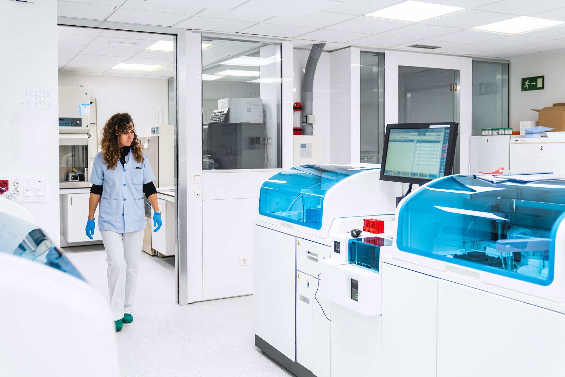 Clinical laboratory diagnostics in smart factories