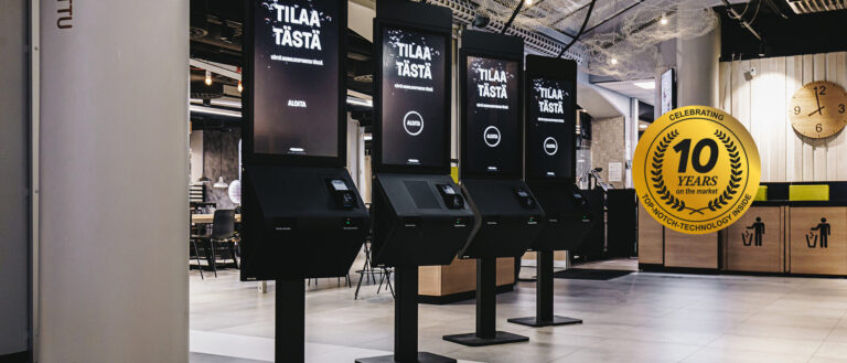 POLYTOUCH PASSPORT 10th anniversary – modular 32-inch self-service terminal from Pyramid Computer